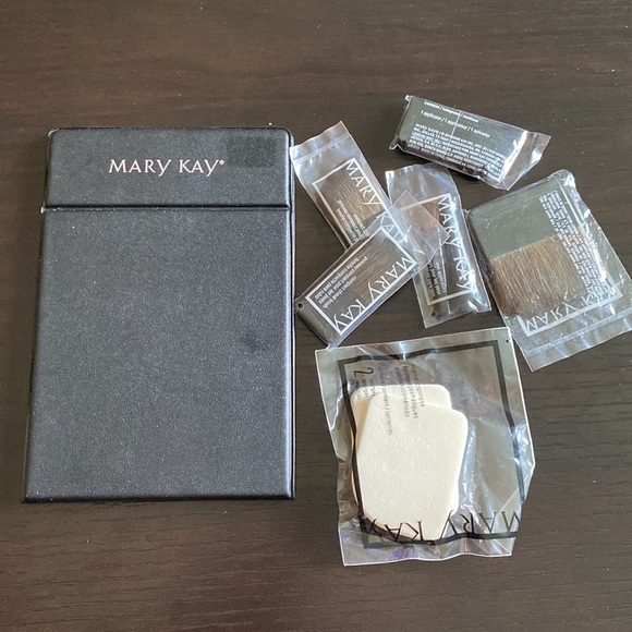 Mary Kay lot of compact applicators, and Free mirror!!!